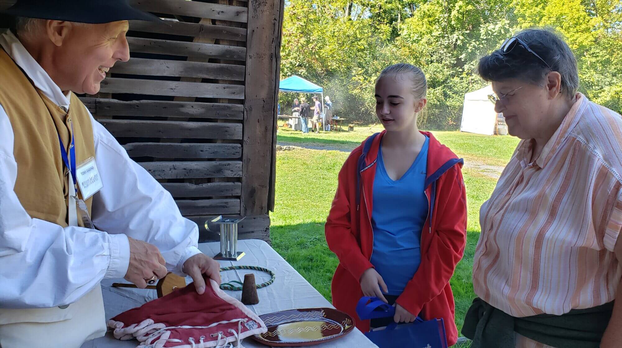Apple Days Volunteer Free Family Activities in Bethlehem PA